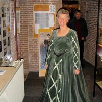 KGW_Historische_kostuums_maken_-_Joke_Verdoes_2005-07.jpg